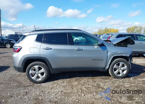 2021 Jeep Compass Latitude 4X4 from USA, damaged, VIN 3C4NJDBB3MT529766